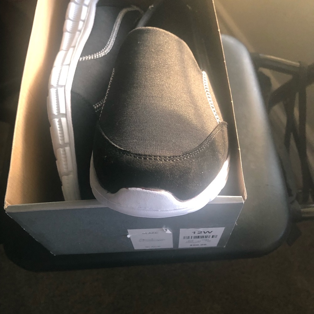 Shoes - Picture 3 of 4